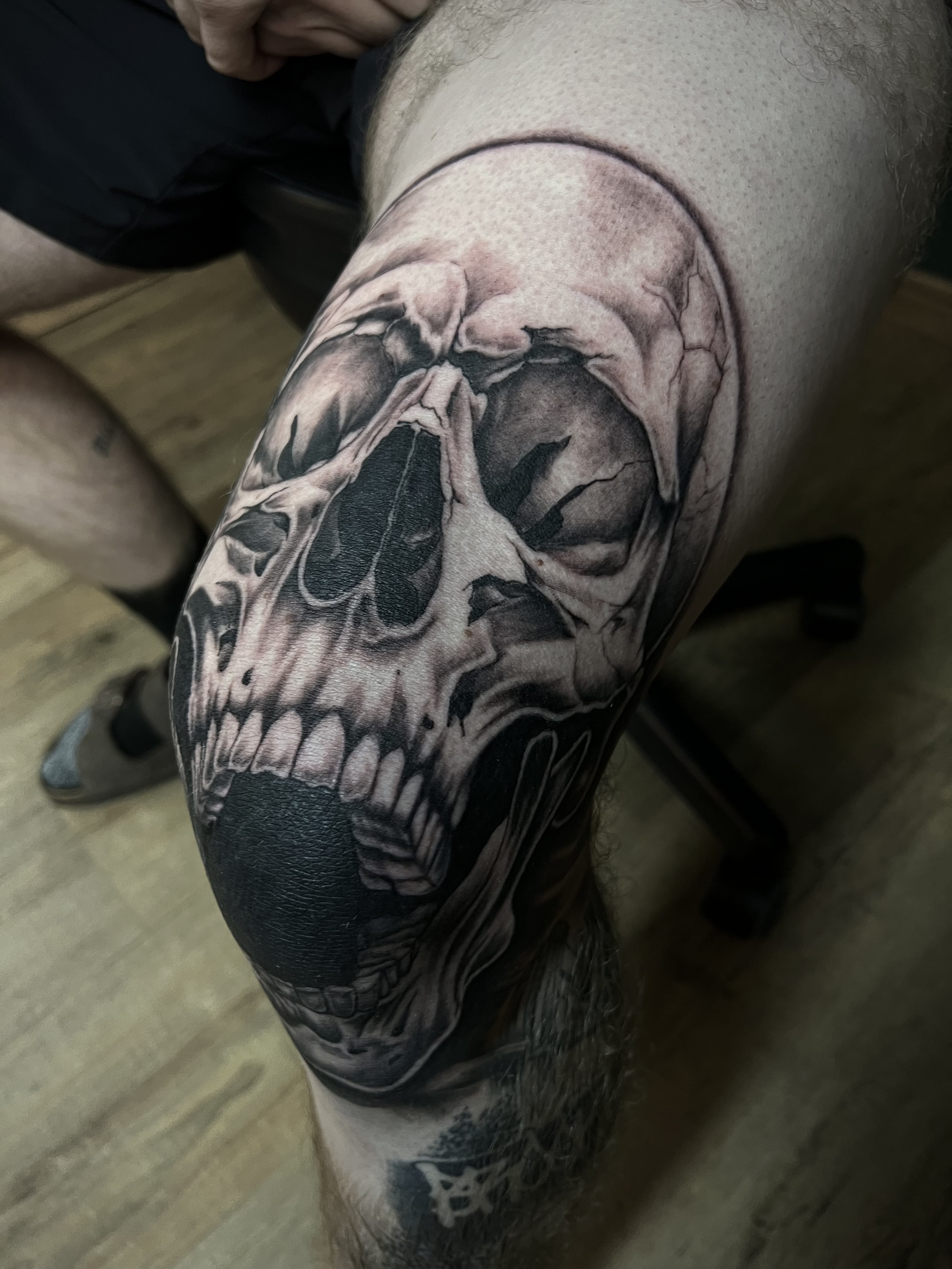 Dämonischer Luchs mit Totenkopf, Black & Grey